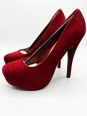 Glaze Red Suede Pump with Gold Insole
